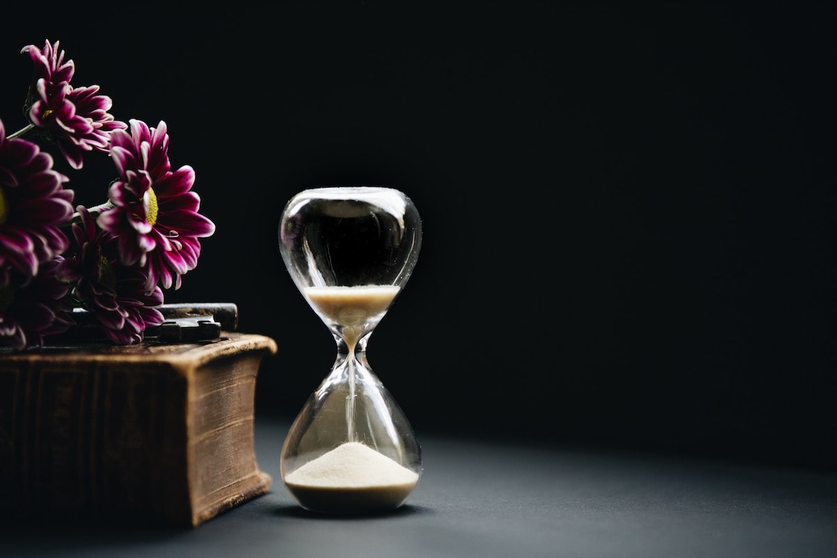 compliant time tracking feature image